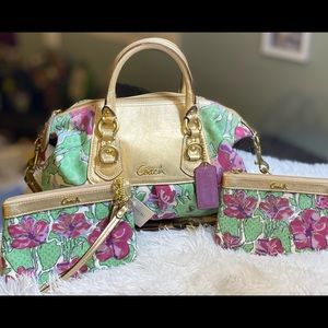 COACH ASHLEY FLORAL SATCHEL GOLD **LIMITED EDITION**FLORAL PRINT w/ 2 WRISTLETS
